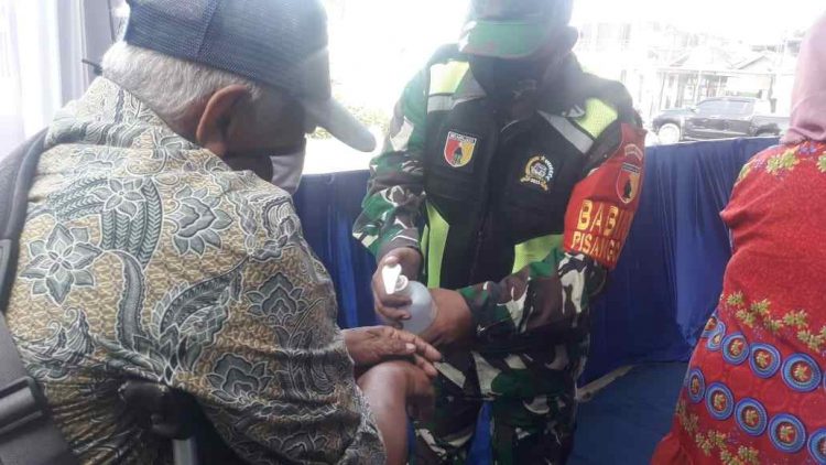 Personel Kodim 0833 Kota Malang jaga Perbatasan Masuk Kota Malang