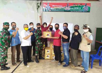 Serentak Personel TNI Jajaran Kodim 0833 Kota Malang Serahkan Bantuan Ke Beberapa Kampung Tangguh Di Kota Malang