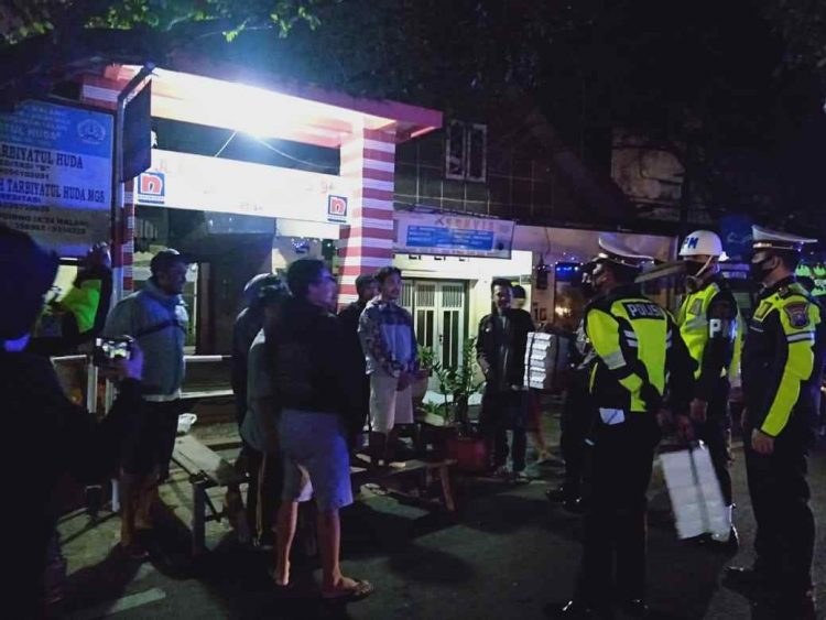 TNI Polri Di Malang Terus Laksanakan Patroli Gabungan Malam Hari