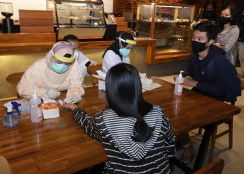 Pengunjung Cafe Dikota Malang Di Rapid Test, Hasilnya 12 Orang Reaktif