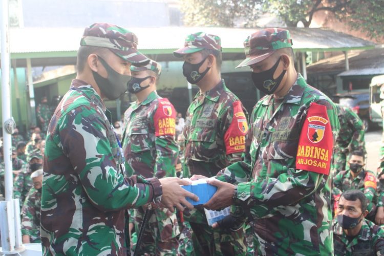 Dandim 0833 Kembali Berikan Asupan Vitamin Kepada Babinsa