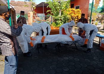 Kampung Tangguh Alur Bandulan Ikuti Pelatihan Pemulasaraan Jenazah Covid-19