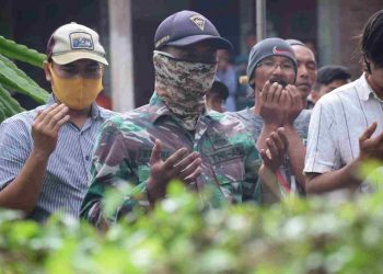 Sebelum Pelaksanaan TMMD Ke 108, TNI Dan Warga Desa Ngepoh Melaksanakan Doa Bersama