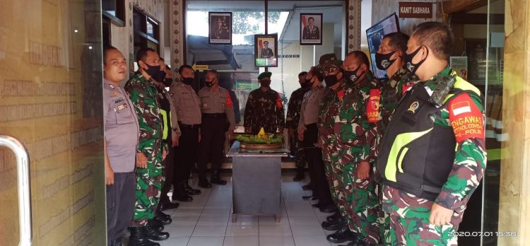 Personel Koramil Jajaran Kodim 0833 Kota Malang Datangi Polsek-Polsek Di Kota Malang