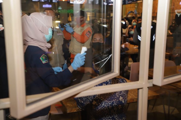 120 Orang Pengunjung Cafe Di Kota Malang Di Rapid Test