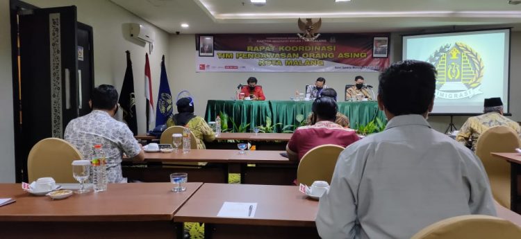 Satgas TMMD Ke 108 dan Warga Desa Ngepoh Bekerjasama Selesaikan Pembangunan Mushola Desa
