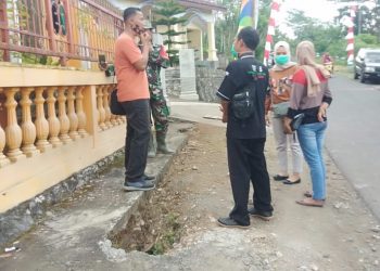 Satgas TMMD dan Warga Desa Ngepoh Terus Dipantau Kesehatannya Oleh Bidan Desa