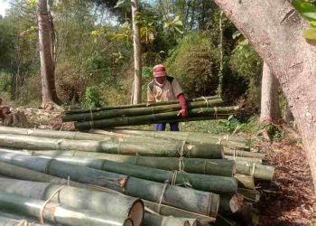 Warga Desa Ngepoh Antusias Bantu Satgas Selesaikan Program TMMD