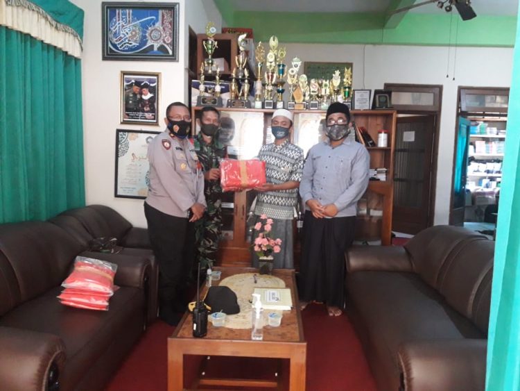 Kapten Kav Aan Jauhari Kunjungi Ponpes Anwarul Huda