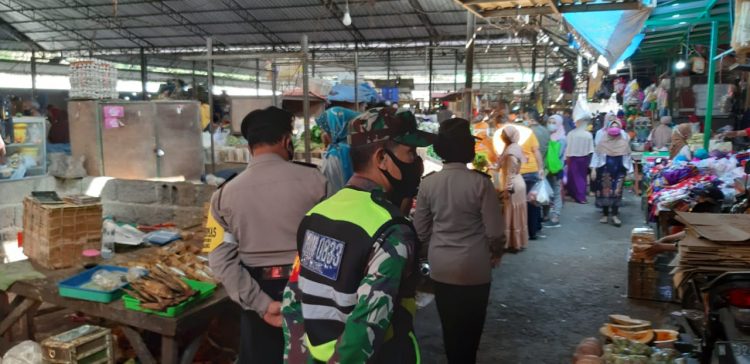 Pasar Tradisional Tetap Diawasi Oleh Jajaran Kodim 0833