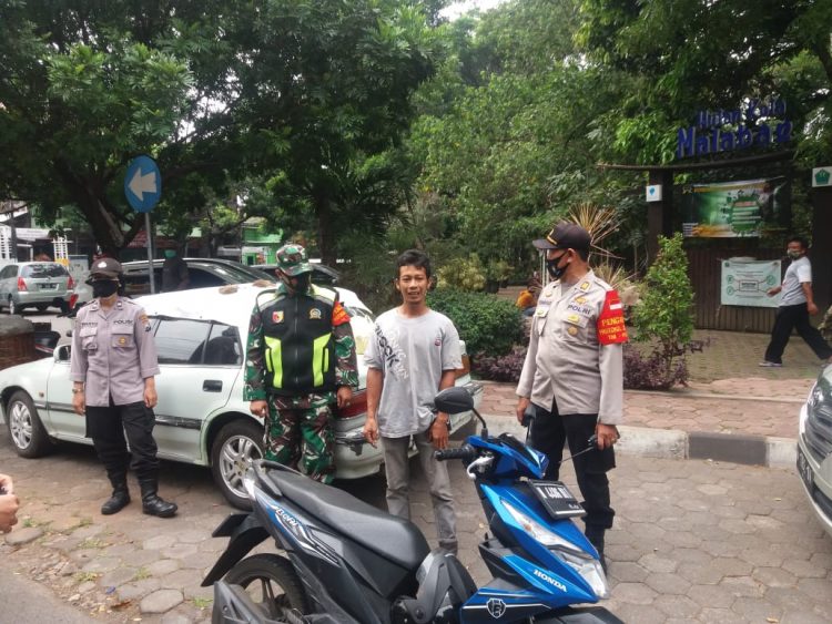 5 Orang Warga Terjerat Operasi Yustisi Masker Di Depan Pasar Oro-Oro Dowo