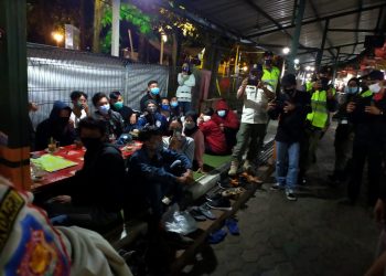 Pujasera dan Stasiun Tak Luput Menjadi Sasaran Operasi Masker