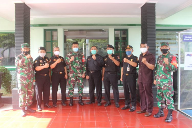 Senkom Mitra Polri Kota Malang Berkunjung Ke Kodim 0833