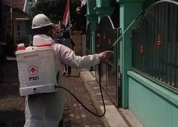 RW 3 Lesanpuro Menjadi Sasaran Penyemprotan Disinfektan Pagi Tadi