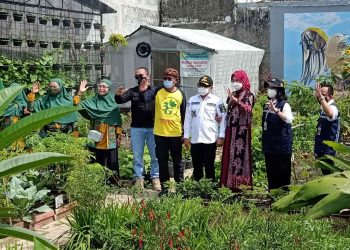 Wali Kota Dan Ketua PKK Kota Malang Hadiri Penilaian Lomba Kampung Bersinar Di RW 19 Purwantoro