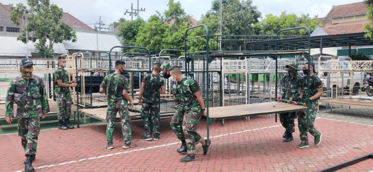 Satgas Covid-19 Dari Kodim 0833 Bantu Persiapan RS Lapangan