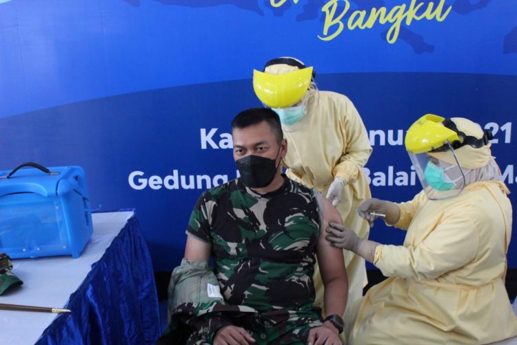 Dandim 0833 Divaksin Sinovac Pagi Tadi