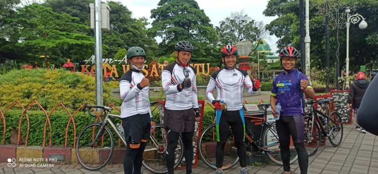 Tingkatkan Keakraban, Dandim 0833 Gelar Gowes Bersama