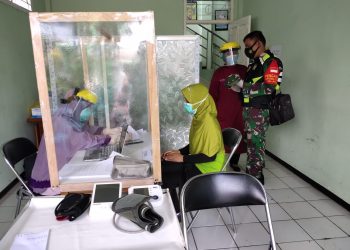 Tenaga Medis Dan Kesehatan Di Sukun Mulai Divaksin