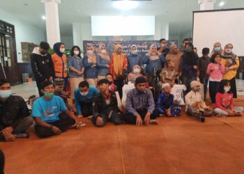 Bersama PPPA Darul Quran, Kimia Farma Mengajak Berbuka Puasa Dan Berikan Paket Sembako