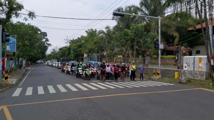 Satlantas Polresta Malang Kota Ajak Masyarakat Mengheningkan Cipta