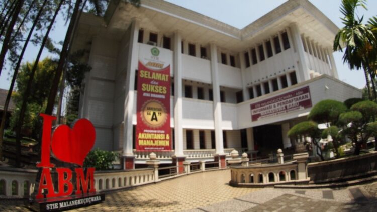 Gedung Pusat STIE Malangkucecwara
