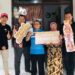 Pujianto, pegawai salah satu Puskesmas di Mojokerto mendapatkan hadiah uang tunai senilai Rp.10 juta dari program Ichitan Bagi-Bagi Kejutan periode 2