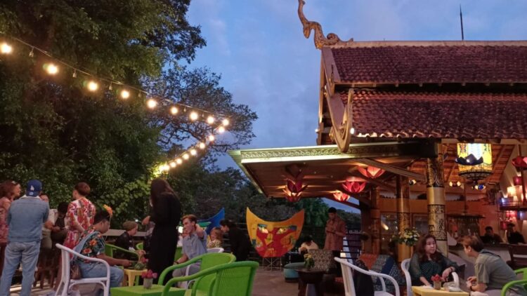 Meriahnya Mini Fashion Show Bareng Reza Wu Atelier Di SaigonSan Garden Cafe&Rooftop