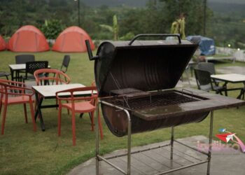 Nongkrong, Berkemah hingga memberi makan ternak ada semua di Chatten cafe Kota Wisata Batu (Foto : Ist)