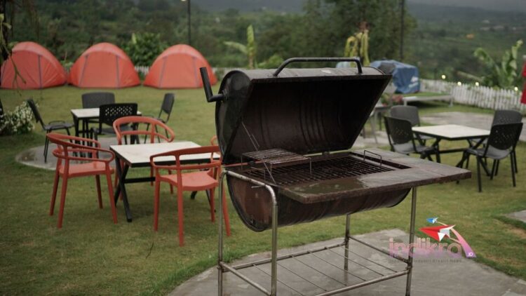 Nongkrong, Berkemah hingga memberi makan ternak ada semua di Chatten cafe Kota Wisata Batu (Foto : Ist)