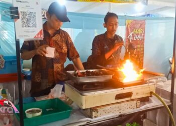 Para anggota Kopdit Kosayu yang merupakan Pelaku UMKM mengikuti kegiatan Bazar dalam rangkaian kegiatan RAT Kopdit Kosayu hari ini (Foto : Redaksi)