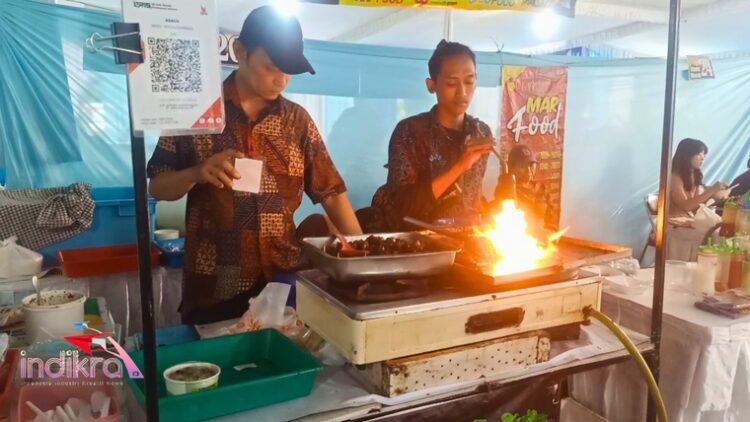 Para anggota Kopdit Kosayu yang merupakan Pelaku UMKM mengikuti kegiatan Bazar dalam rangkaian kegiatan RAT Kopdit Kosayu hari ini (Foto : Redaksi)
