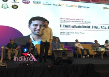 Wakil Gubernur Jawa Timur, H. Emil ElestiantoDardak, B.Bus., M.Sc., Ph.D menjadi salah satu narasumber dalam kegiatan PKKMAba Fakultas Vokasi Universitas Brawijaya (Foto : Red)