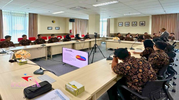Secara hybrid, Program Studi Manajemen Perhotelan Fakultas Vokasi Universitas Brawijaya gelar Program 3 in 1 dengan narasumber dari berbagai bidang untuk menambah kompetensi mahasiswanya (Foto : Ist)