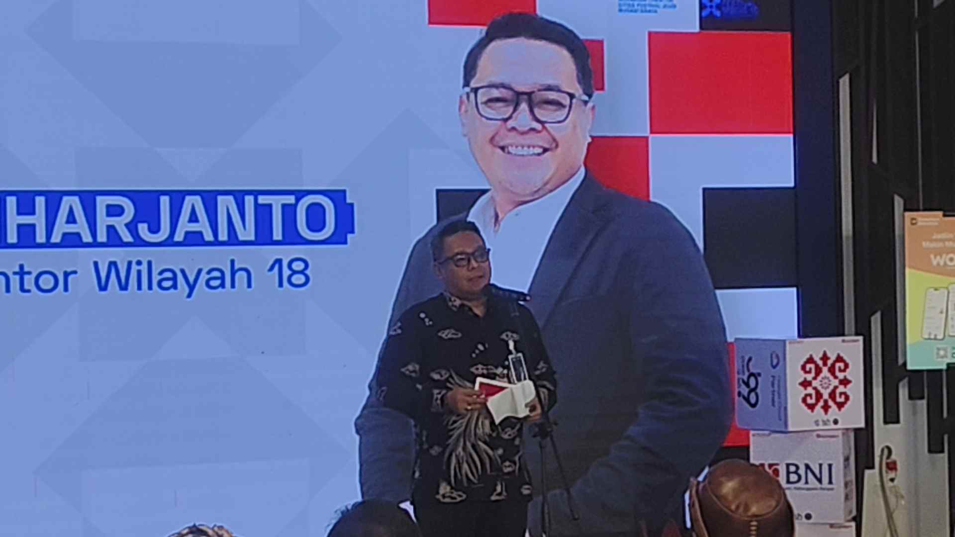 Regional CEO BNI Kanwil 18 Malang,Soesetyo priharjanto saat memberikan sambutan dalam Pembukaan Festival Mbois ke-10 kemarin pagi